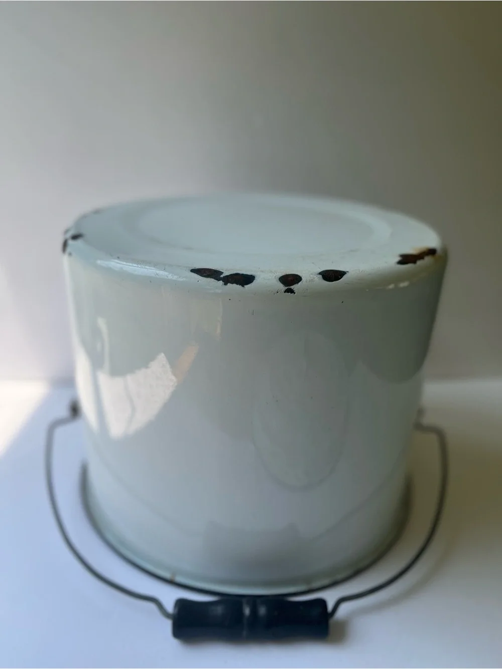Vintage White Enamelware Bucket with Lid - Farmhouse Decor - Industrial Style